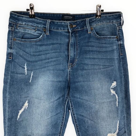 JUST USA Raquel Distressed Scissor Hem Cropped Skinny Jean size 14/32 - Picture 3 of 12